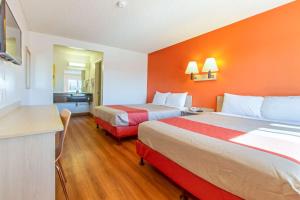 Letto o letti in una camera di Motel 6-Phoenix, AZ - Airport - 24th Street