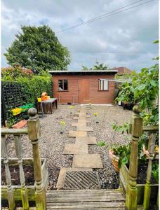 Zahrada ubytování Large double room in a house at Glasgow Westend