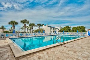 Bazén v ubytování Shoreline Towers 3104 nebo v jeho okolí