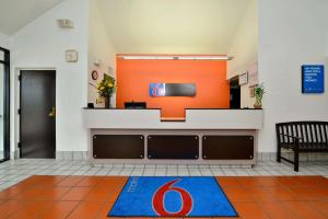 Vstupní hala nebo recepce v ubytování Motel 6-Plano, TX - West - Frisco