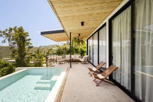 Swimmingpoolen hos eller tæt på Villa Anne - Sea View Private Pool