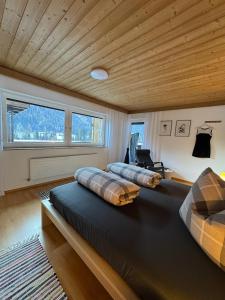 En eller flere senge i et værelse på Haus Herma