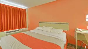 Ένα ή περισσότερα κρεβάτια σε δωμάτιο στο Motel 6-Maple Shade Township, NJ - Philadelphia - Mt Laurel