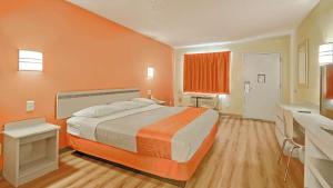 Ένα ή περισσότερα κρεβάτια σε δωμάτιο στο Motel 6-Maple Shade Township, NJ - Philadelphia - Mt Laurel
