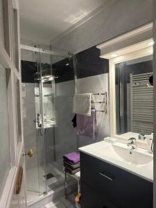 Phòng tắm tại La mansarde des Sources +21 ảnh