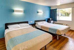 Postel nebo postele na pokoji v ubytování Motel 6 Waco - Lacy Lakeview