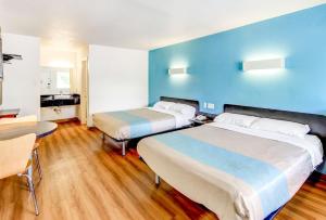 Postel nebo postele na pokoji v ubytování Motel 6 Waco - Lacy Lakeview