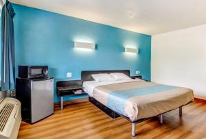 Postel nebo postele na pokoji v ubytování Motel 6 Waco - Lacy Lakeview