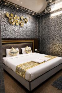 Afbeelding uit fotogalerij van Hotel Pardesi's Premium Stay Haridwar - Free Parking & Restaurant and Lift Facilities - Fully #Air Conditioning- Best Budget Hotel in Kankhal