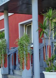 Bygningen som pensionatet ligger i + 52 billeder