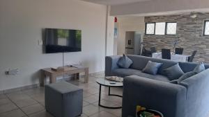 Et tv og/eller underholdning på 639 Palm Beach