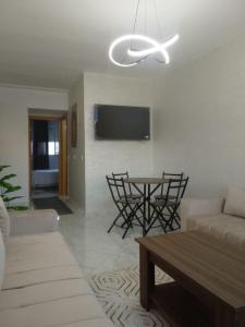 Billede fra billedgalleriet på Comfortable Escape Stylish Apartment Quiet Residence i Oulad Kerroum
