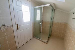 Koupelna v ubytování Sunset Beach Club Aqualettings Neptune 6 + 15 fotografií