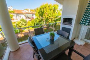 Balkón nebo terasa v ubytování Sunset Beach Club Aqualettings Neptune 6