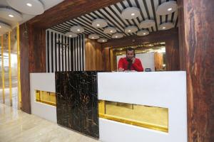 Khách lưu trú tại Super Hotel O Samrat
