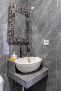 Phòng tắm tại Kubu YN Bali