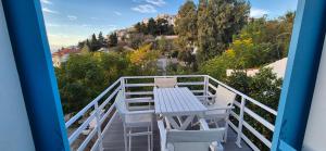 En balkon eller terrasse på Chariklia Traditional House