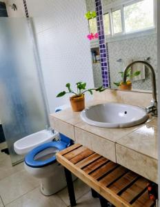 Et badeværelse på Cabaña Los Pinos