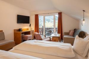 Postel nebo postele na pokoji v ubytování Wohlfühlhotel Berwanger Hof + 184 fotografií