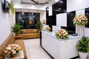 Et opholdsområde på Hotel Shri Amritganga Residency- Free Parking & Restaurant and Lift Facilities - Fully #Air Conditioning- Best Hotel In Haridwar