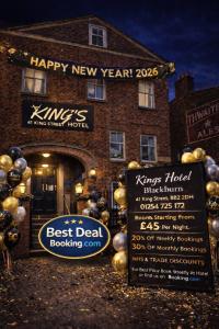 Chứng chỉ, giải thưởng, bảng hiệu hoặc các tài liệu khác trưng bày tại King Street Hotel