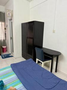 Kuchyň nebo kuchyňský kout v ubytování Cozy Home near Airport, & Bayan Lepas Industrial