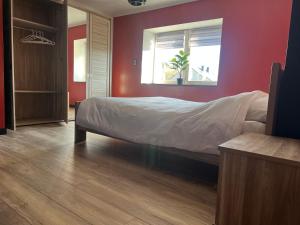 Giường trong phòng chung tại Le repaire de la n4