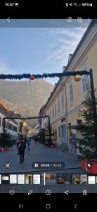 Cảnh núi rừng hoặc tầm nhìn ra núi từ căn hộ