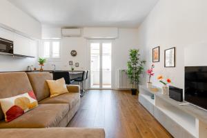 Et tv og/eller underholdning på Milan - Refuge in the Green