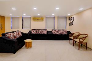 Et opholdsområde på Collection O Gold Valley Formerly Misty Royale