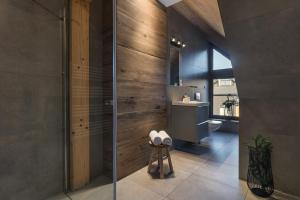 a bathroom with a shower and a sink at APARTAMENT No 1 MOUNTAIN VIEW Sauna Priv okolice Zakopane Czorsztyn Kluszkowce in Kluszkowce +58 photos