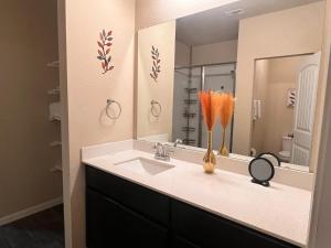 Gallery image of Spacious Kyle Home Games King Bed Yard in Kyle +25 photos