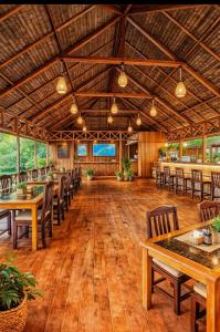 Restaurace v ubytování Bolilanga Island Resort - Togean Island