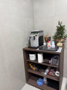 Nhà bếp/bếp nhỏ tại #115 Suíte cama casal e solteiro c vaga - Centro