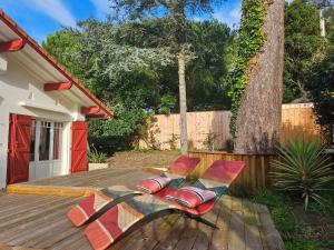 En have udenfor Maison de charme au Canon