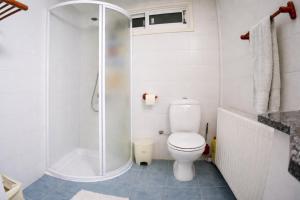 Et badeværelse på Forest Park Villa + 36 billeder