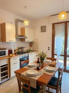 Nhà bếp/bếp nhỏ tại Cleo’s home