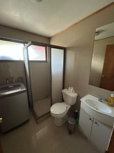 Phòng tắm tại Hostal Alma Verde Habitación Matrimonial