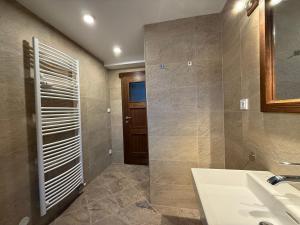 Koupelna v ubytování Arnika Hrabětice + 171 fotografií