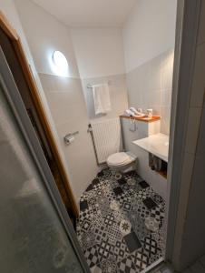 Et badeværelse på Gîte Les Mésanges