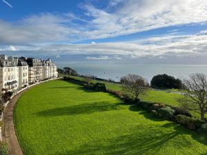 Naturlandskabet i nærheden af lejligheden