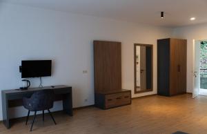 TV a/nebo společenská místnost v ubytování Machakhela inn - Winery and Resort + 27 fotografií