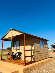 Tòa nhà nơi khu cắm trại tọa lạc