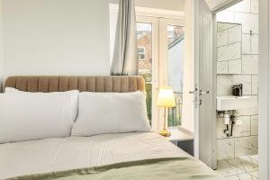 Et badeværelse på Modern Studios near Trent Bridge & City Ground + 75 billeder