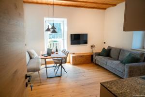 TV a/nebo společenská místnost v ubytování Stein unter Lebenberg NEW 2026