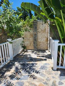 Billede fra billedgalleriet på Room with kitchenet, pool and close to the beach in Las Galeras i Las Galeras