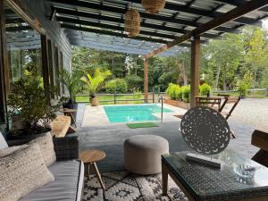 Bazén v ubytování Casa con 2 Piscinas y Cama elástica nebo v jeho okolí