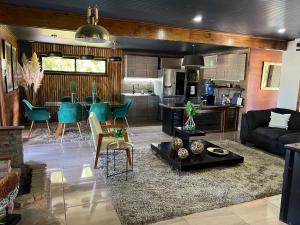 Kuchyň nebo kuchyňský kout v ubytování Casa con 2 Piscinas y Cama elástica