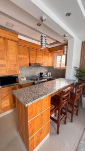 Køkken eller tekøkken på Coastal Apt, Near Malecón, 6 Guests 3 beds