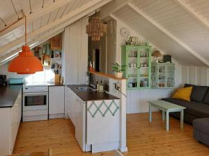 Kuchyň nebo kuchyňský kout v ubytování Nature Retreat By Jægerspris Beach